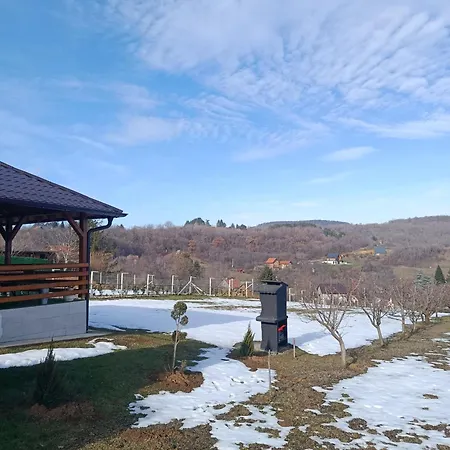 Vikendica Bambi - * Vrdnik